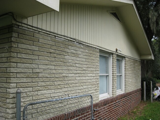 5 Leach Dr in Savannah, GA - Building Photo - Building Photo