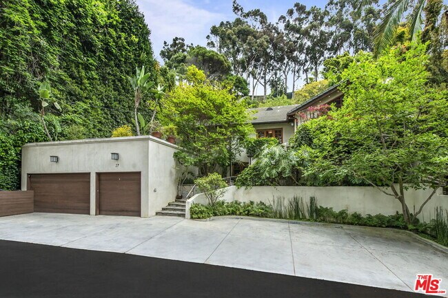 27 Latimer Rd in Santa Monica, CA - Building Photo - Building Photo