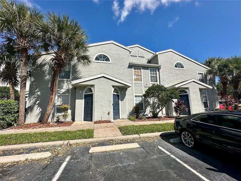 1612 Columbia Arms Cir, Unit 237 in Kissimmee, FL - Building Photo