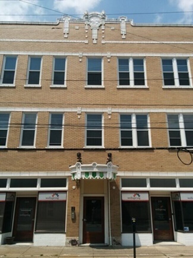 227 W Breckinridge St in Louisville, KY - Building Photo - Building Photo
