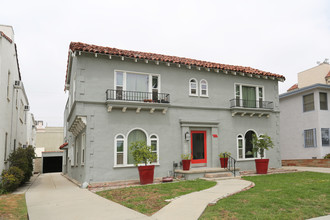 149 N Hamilton Dr in Beverly Hills, CA - Building Photo - Primary Photo