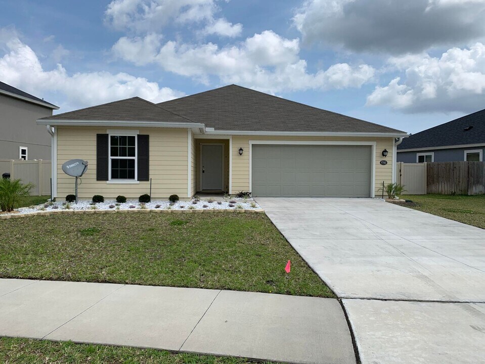 97503 Albatross Dr in Yulee, FL - Building Photo