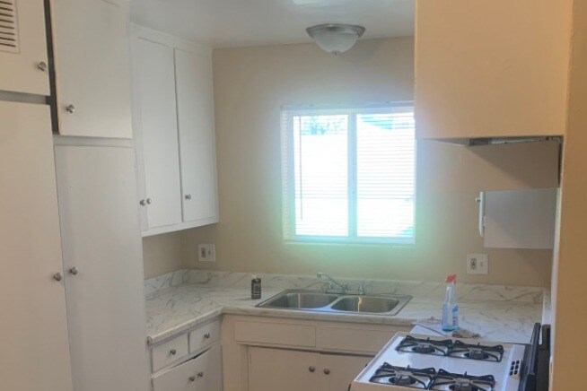Brookside Apartments in Riverside, CA - Foto de edificio