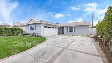 22524 Paraguay Dr in Santa Clarita, CA - Building Photo - Building Photo