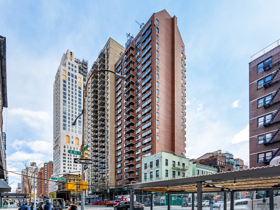 Le Trianon in New York, NY - Foto de edificio