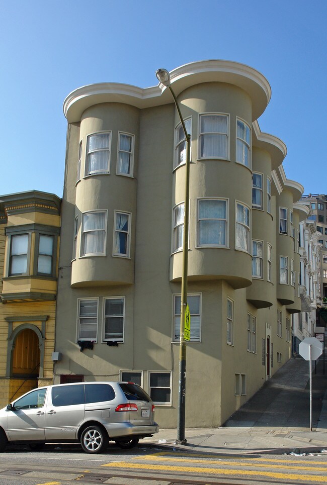 901-911 Vallejo St in San Francisco, CA - Building Photo - Building Photo