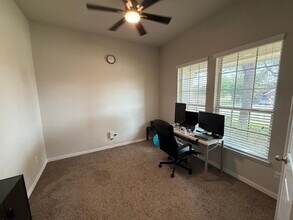 505 Peregrine Way in Leander, TX - Building Photo - Building Photo