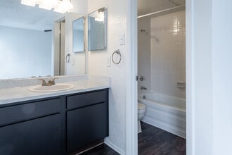 Meadowcrest Apartments in Dallas, TX - Building Photo - Interior Photo