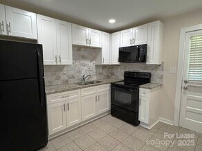 19612 Oak St in Cornelius, NC - Building Photo - Building Photo