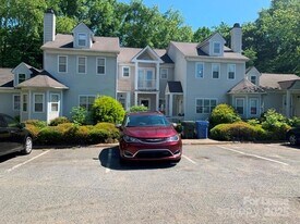 7332 Mdw Gln Dr in Mint Hill, NC - Building Photo