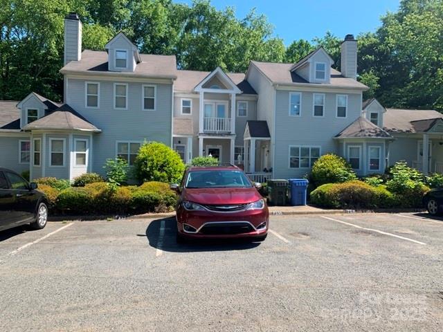 7332 Mdw Gln Dr in Mint Hill, NC - Foto de edificio