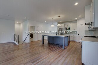 2542 NW Marken St in Bend, OR - Building Photo - Building Photo