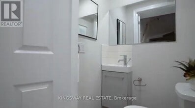 945-945 Vance Crescent in Innisfil, ON - Building Photo - Building Photo