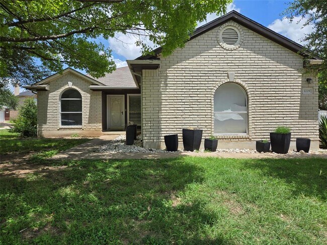 1229 Hughmont Dr in Pflugerville, TX - Building Photo - Building Photo
