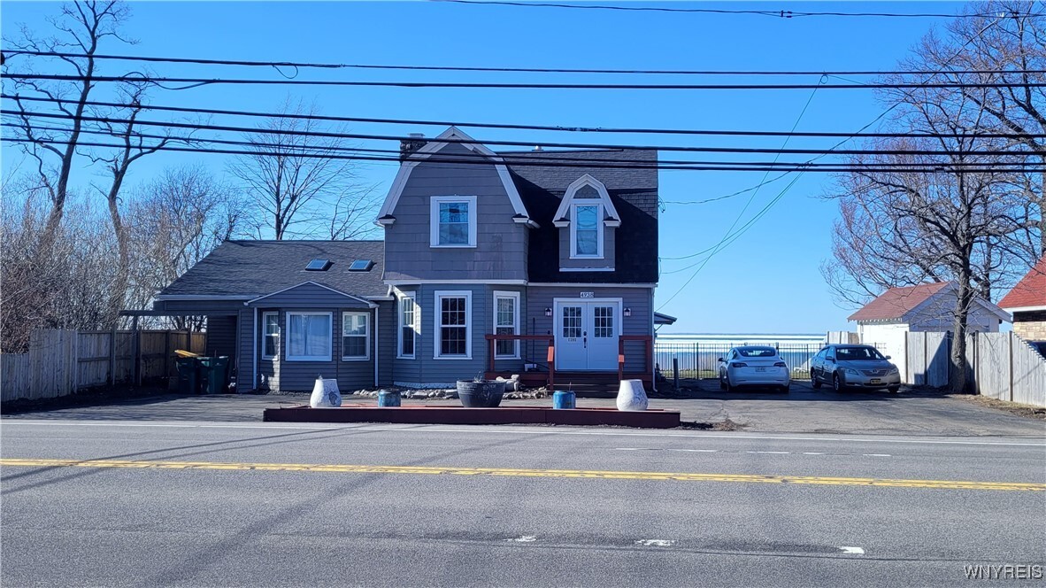 4938 Lake Shore Rd in Hamburg, NY - Building Photo