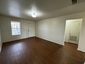 3301 Barcelona Dr in Killeen, TX - Building Photo - Building Photo