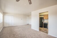 Greenlyn Apartments photo'