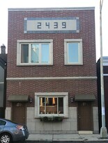 2439 W Augusta Blvd, Unit 1st floor coach house in Chicago, IL - Building Photo