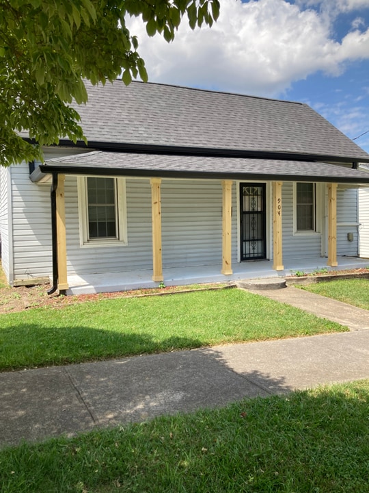 904 Afton St in Johnson City, TN - Building Photo