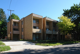 939 Dewey St in Ann Arbor, MI - Building Photo - Building Photo