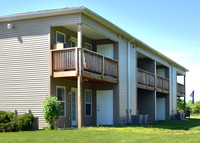 Clover Crossing Apartments in Manchester, NY - Foto de edificio - Building Photo