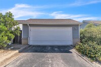 2001 Parker Ln in Austin, TX - Foto de edificio - Building Photo