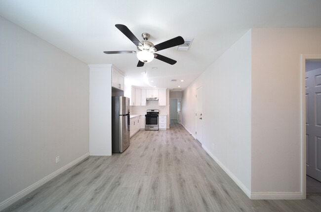 120 E Shady Grove Dr in Riverside, CA - Building Photo - Building Photo
