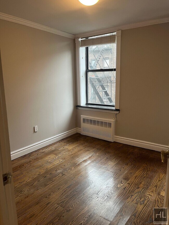 424 E 9th St in New York, NY - Building Photo - Building Photo