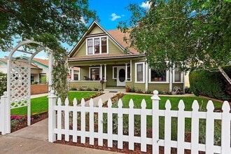 139 N Ivy Ave in Monrovia, CA - Building Photo - Building Photo