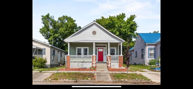 property at 609 N 10th St