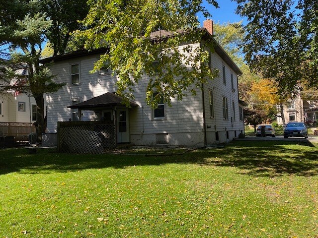 415 Dean St in Woodstock, IL - Building Photo - Building Photo