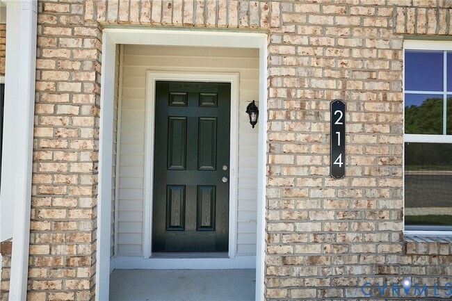 214 Greenpark Rd in Sandston, VA - Building Photo - Building Photo