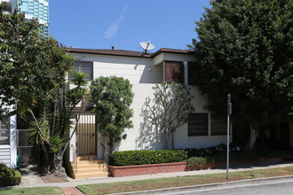 10361-10365 Ashton Ave in Los Angeles, CA - Foto de edificio - Primary Photo