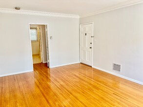 1271 N Crescent Heights Blvd in West Hollywood, CA - Building Photo - Building Photo