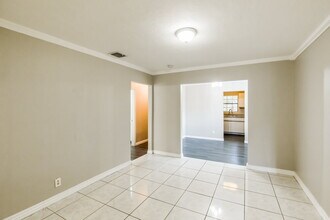 1875 NW 151st St in Miami, FL - Building Photo - Building Photo