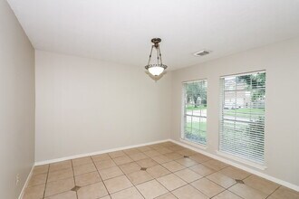 18326 Forest Dew Dr in Katy, TX - Building Photo - Building Photo