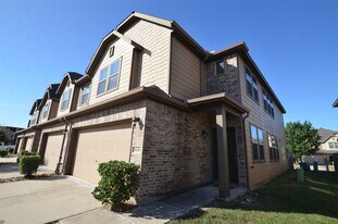 8335 Columbia Forest Dr in Houston, TX - Building Photo