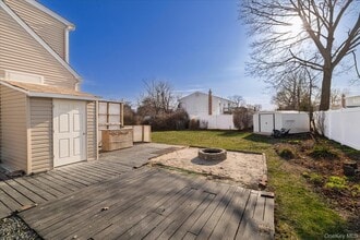 1558 9th St in West Babylon, NY - Building Photo - Building Photo