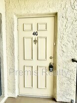 2800 Cove Cay Dr in Clearwater, FL - Building Photo