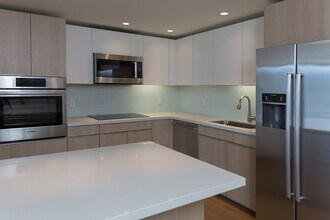 888 Kapiolani Blvd in Honolulu, HI - Foto de edificio - Building Photo