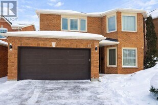 15 Dundurn Crescent in Vaughan, ON - Building Photo