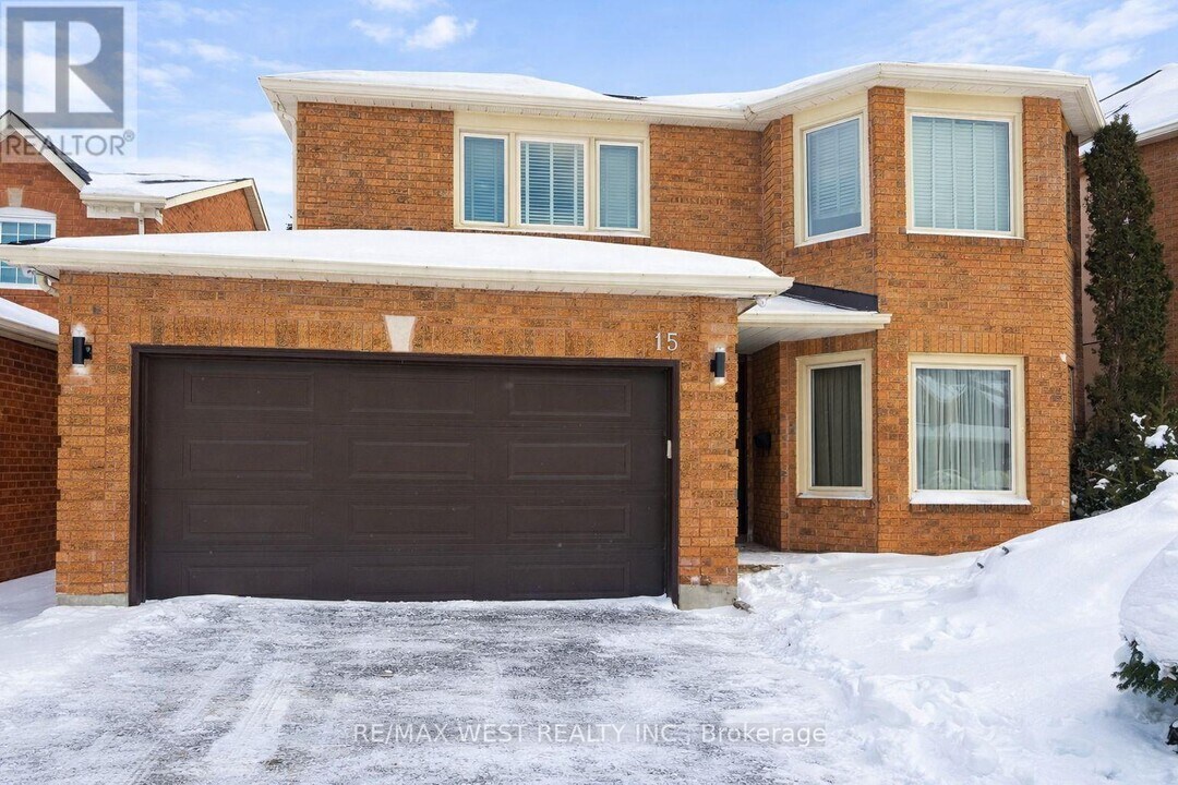 15 Dundurn Crescent in Vaughan, ON - Building Photo