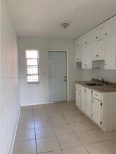 576 NE 62nd St in Miami, FL - Foto de edificio - Building Photo