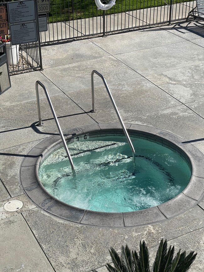 Tanglewood Apartments in Riverside, CA - Building Photo - Building Photo