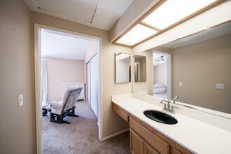 1808 Cottonwood Ave in Carlsbad, CA - Building Photo - Building Photo