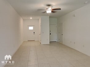 6046 Shiner St in Land O Lakes, FL - Foto de edificio - Building Photo