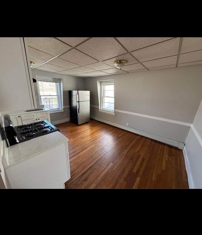 258 Lexington St, Unit #3 in Boston, MA - Foto de edificio - Building Photo