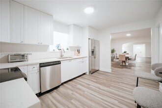 11080 Peachtree Dr in North Miami, FL - Building Photo - Building Photo