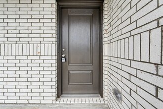 216 Amy St in Angleton, TX - Building Photo - Building Photo