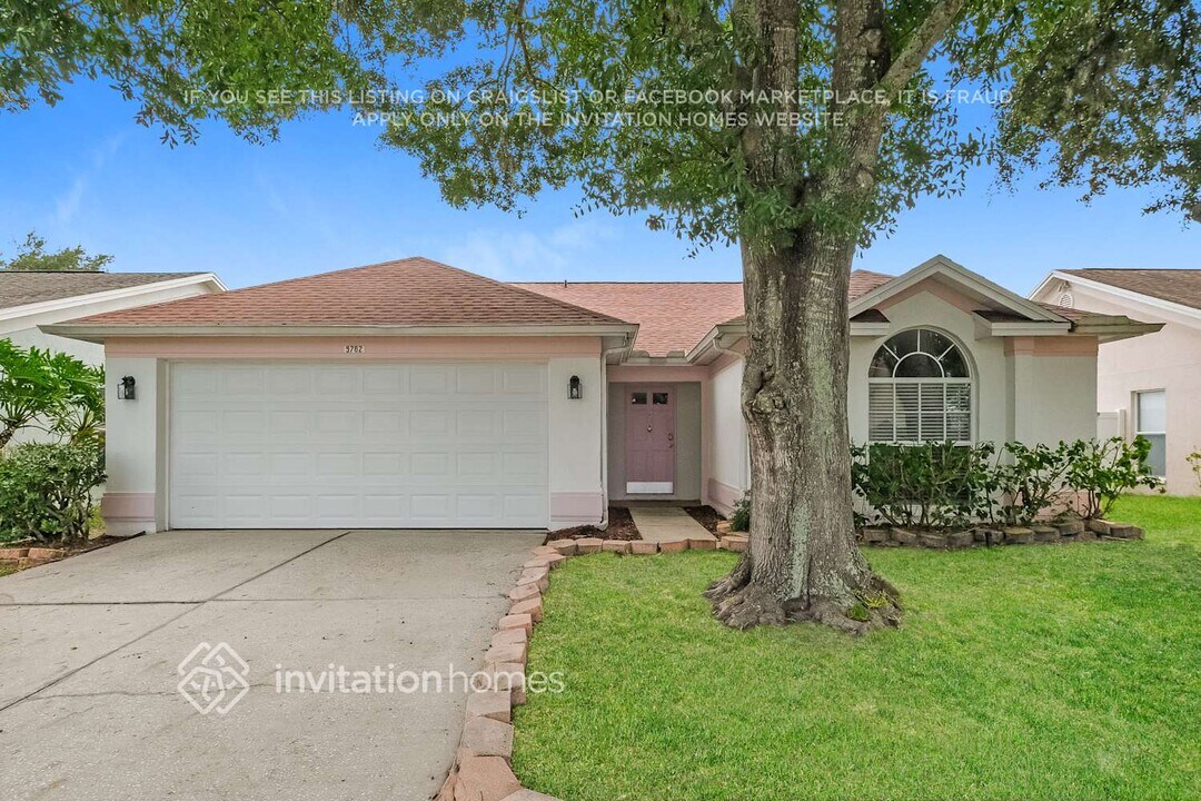 9782 Fox Chapel Rd in Tampa, FL - Building Photo